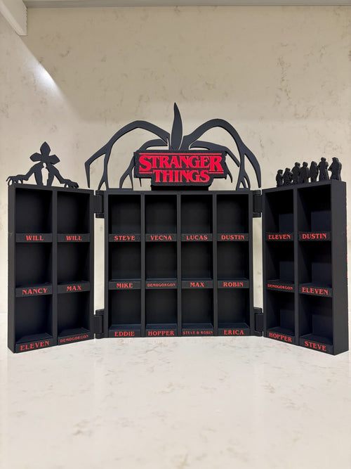 Expositor Stranger Things con iluminación